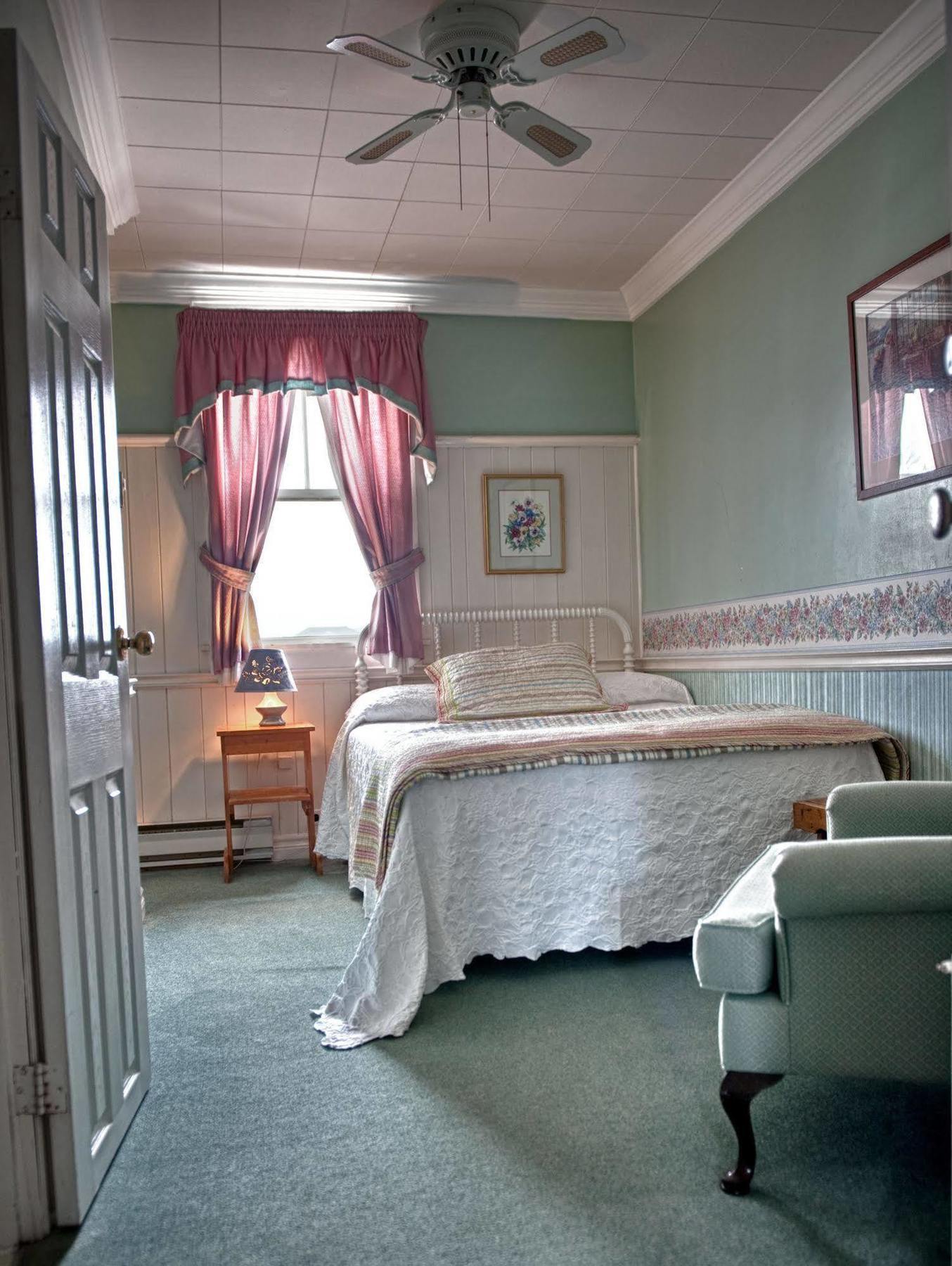 Telegraph House Motel บัดเดค ภายนอก รูปภาพ